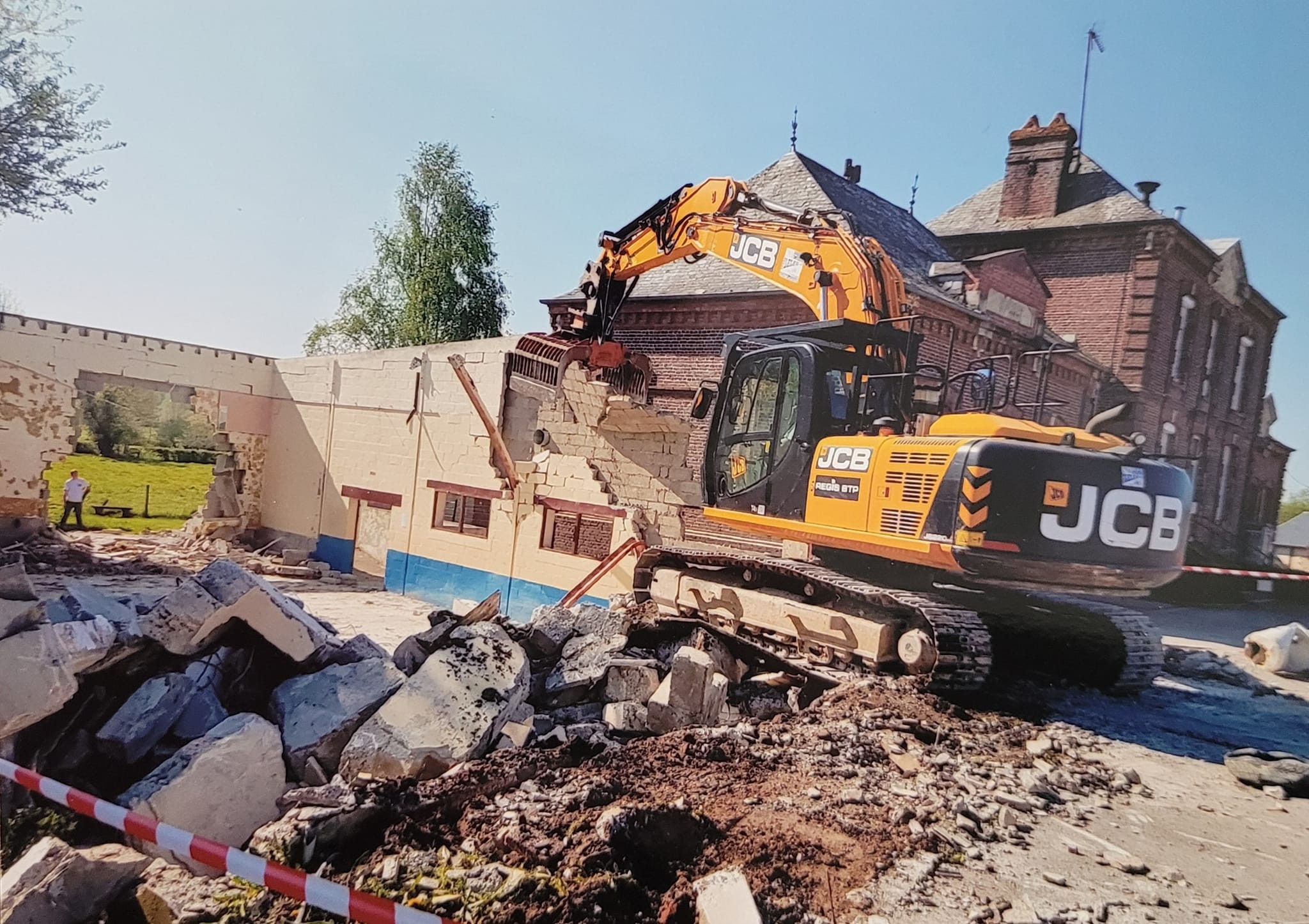 Ancienne salle en cours de demolition 2