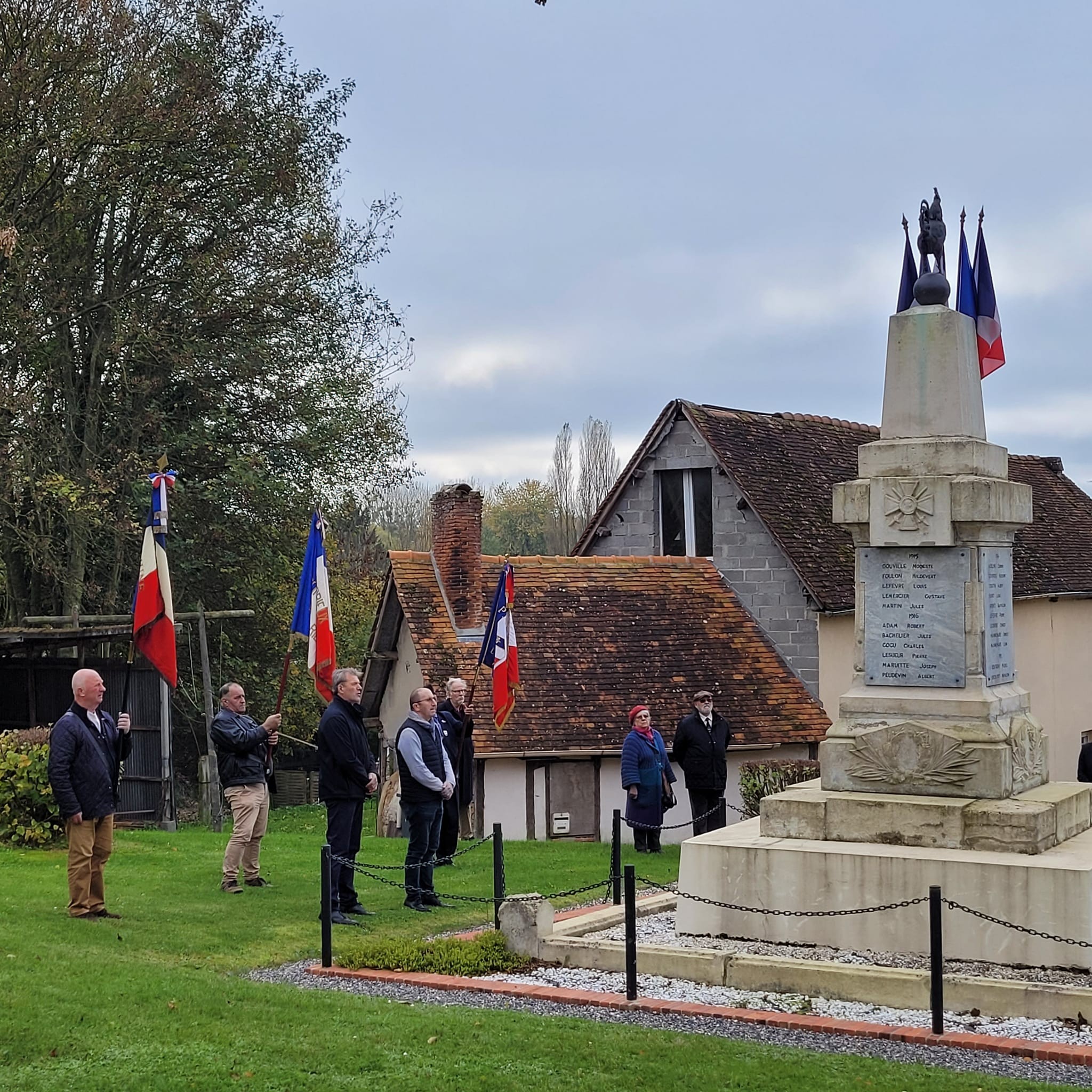 Hommage aux habitants morts aux guerres 1