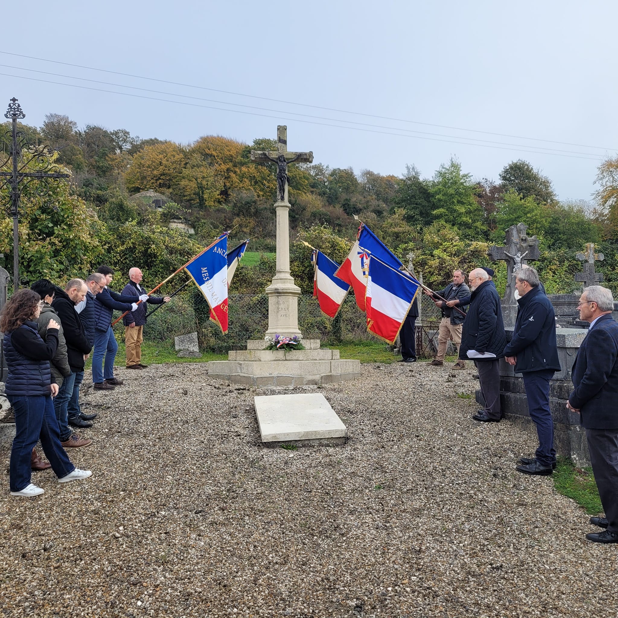 Minute de silence cimetiere 1